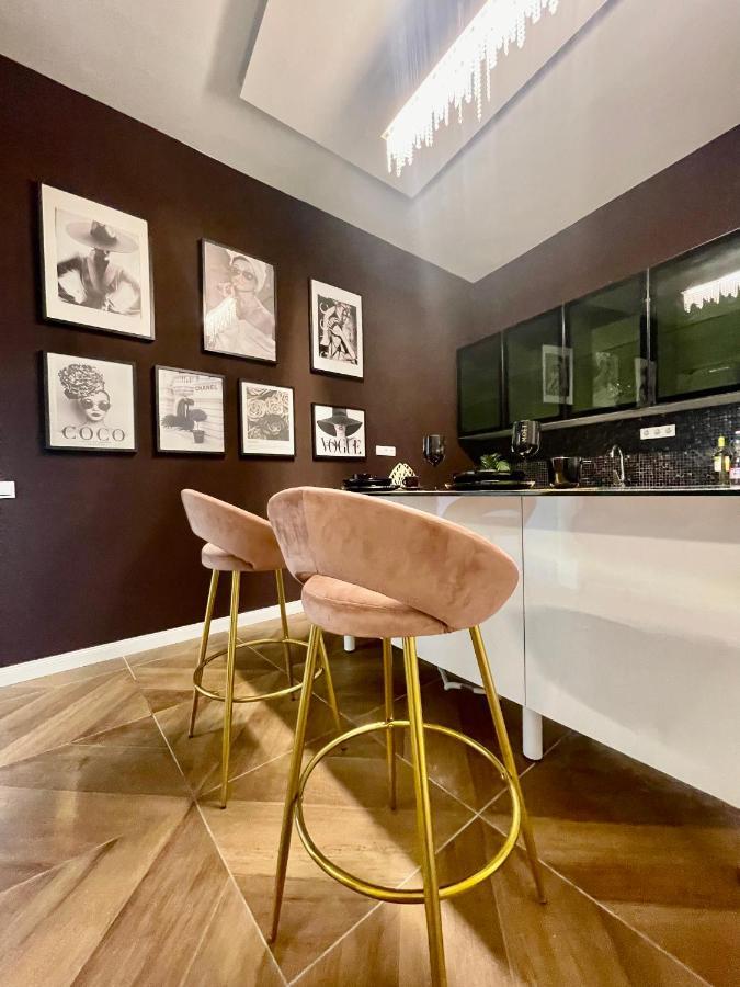 Vip Jacuzzi Luxury Appartement Boedapest Buitenkant foto